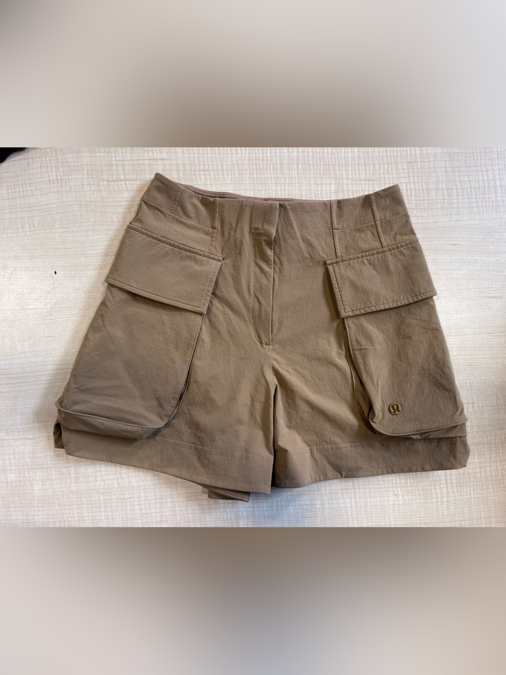 lululemon athletica women’s Cargo athletic casual Shorts in Brown